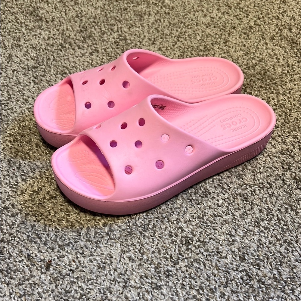 CROCS Light Pink Classic Slide Sandals